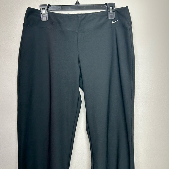Nike Low-Rise Women’s Workout Pants 224172 Large (12-14) Black Yoga Running NWT - Picture 2 of 12
